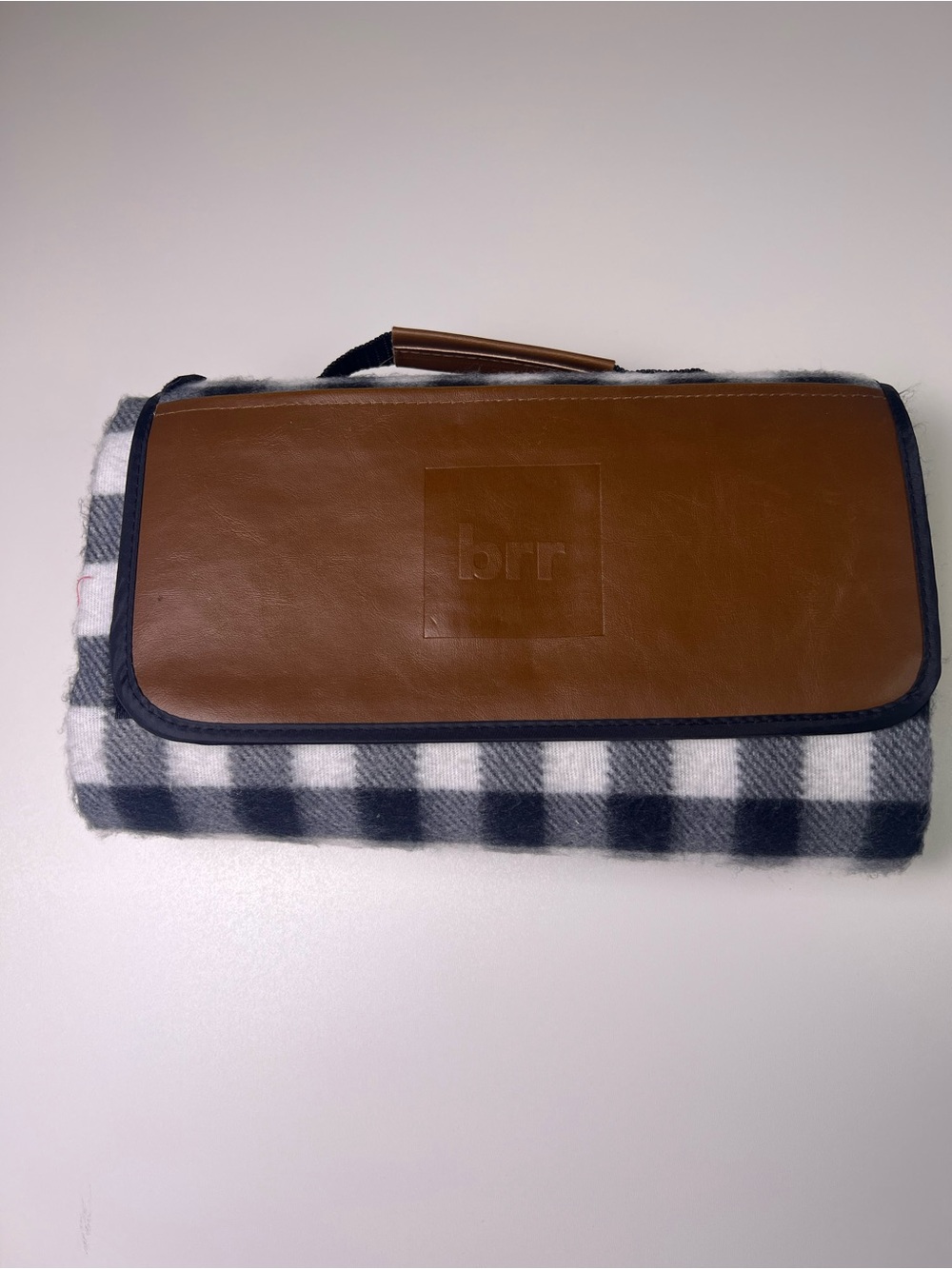 FIELD & CO Soft Fleece Winter Plaid Roll Up Picnic Blanket Smartria 53”x46”